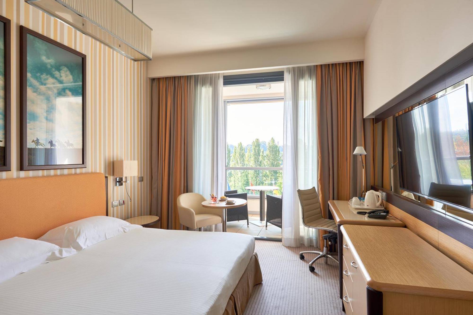 Unahotels Varese Zewnętrze zdjęcie